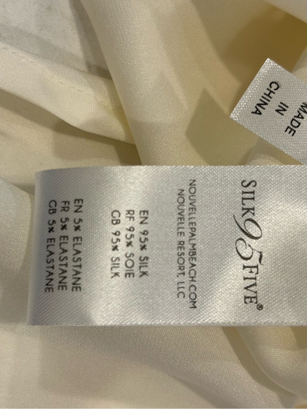 Silk Blouse in a Rich Shade of Creamy
Off White, Size Small, Loose Fit - Picture 9 of 12